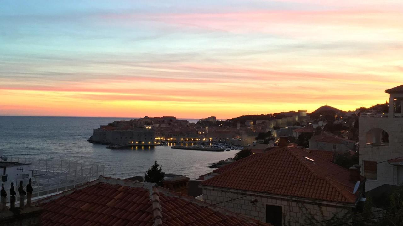 Sunset Over The Dubrovnik'S Old Town Esterno foto