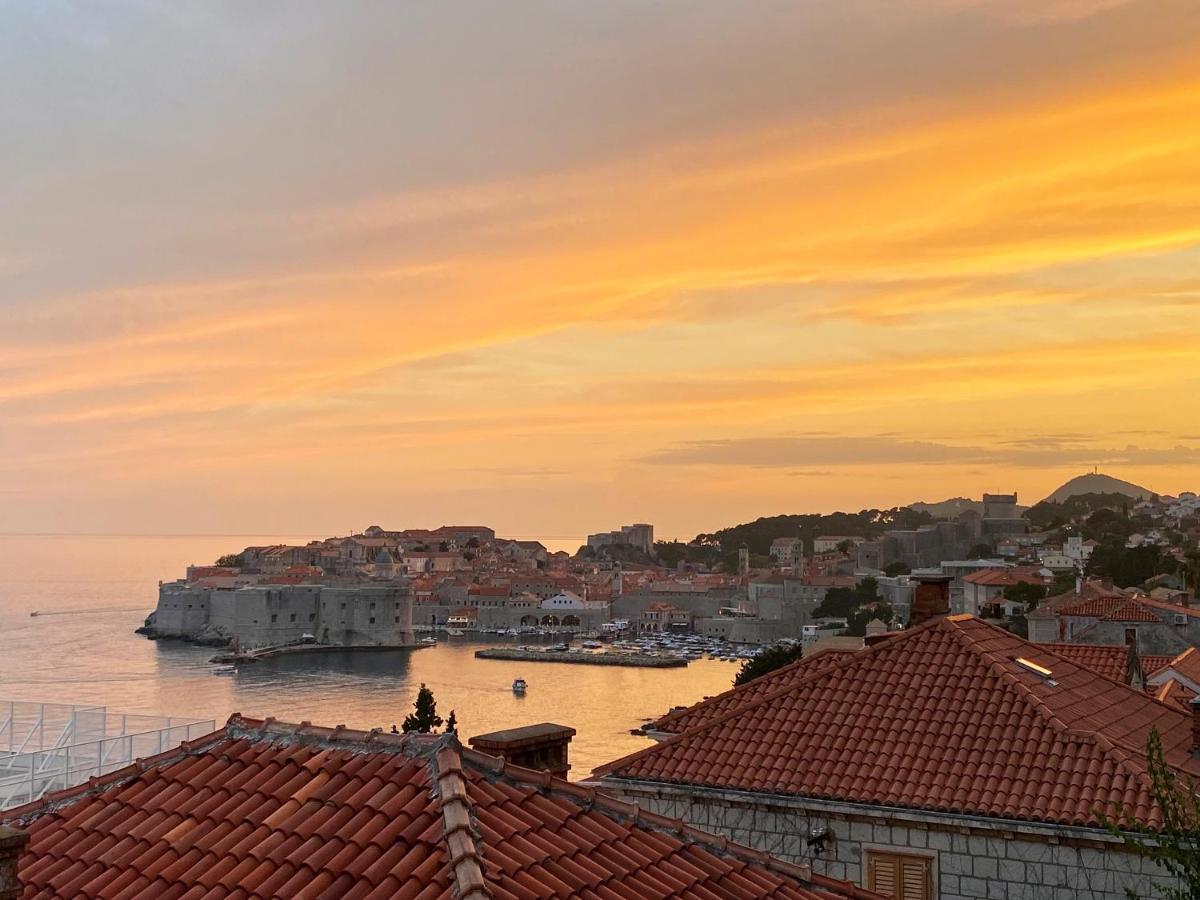 Sunset Over The Dubrovnik'S Old Town Esterno foto